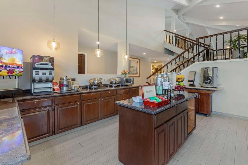 Best Western Plus Executive Inn