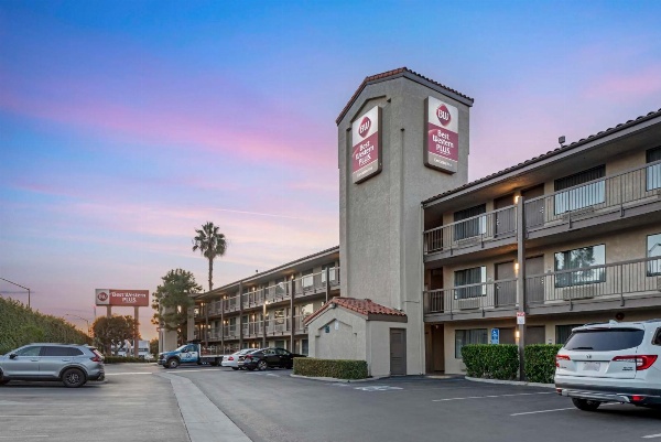 Best Western Plus Executive Inn image 1
