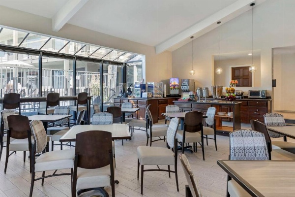 Best Western Plus Executive Inn image 22